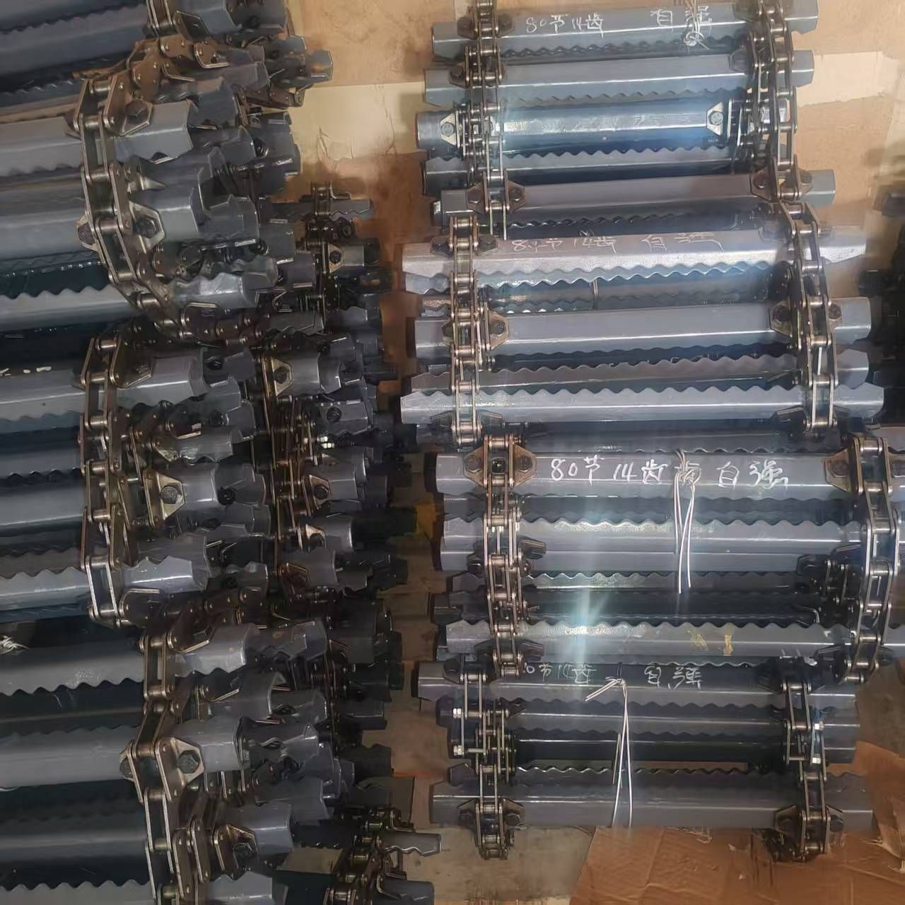 Complete Set of Conveyor Chain Assembly for World Brand Rice Harvester (80 Links/Length 450/19 Teeth) Self- W2.5E-01B-02Y-09-00